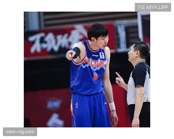 周琦这训练餐吃得比我家猫还素,真就靠喝水长个儿? 周琦这训练餐吃得比我家猫还素,真就靠喝水长个儿?